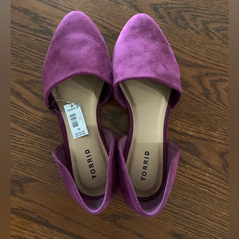Torrid Women Wine Flat Shoe 10W NWT